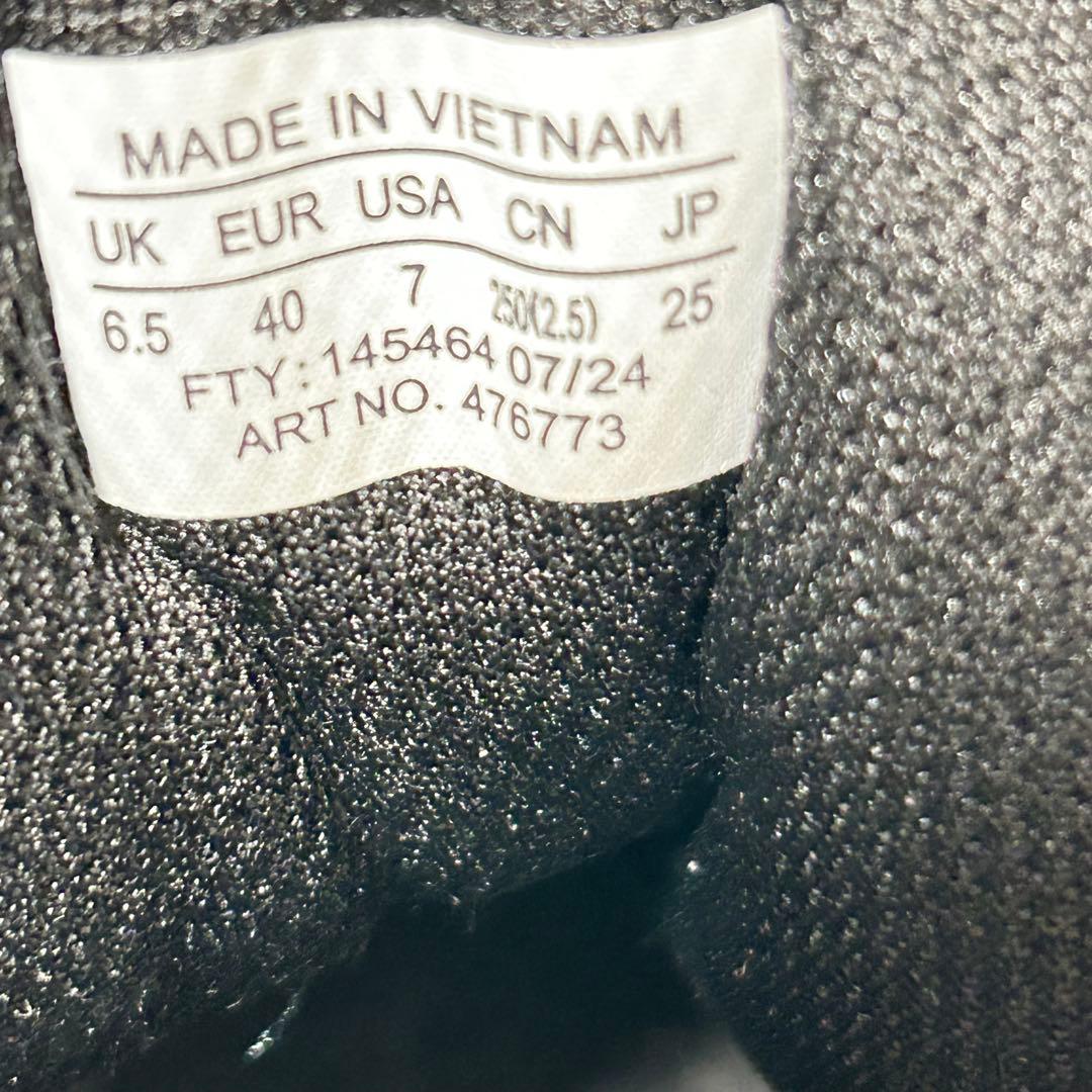 25センチ 白黒SALOMON