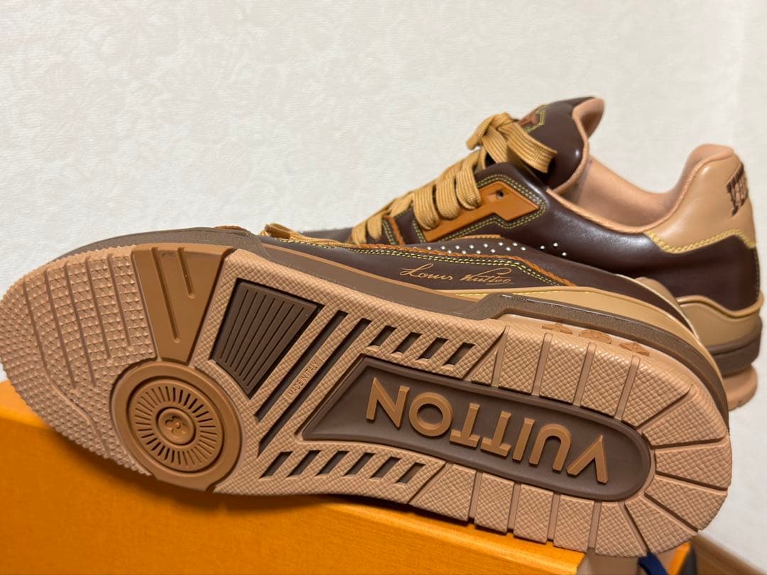 ルイヴィトン LV トレイナー・ライン スニーカー ルイヴィトン LV トレイナー・ライン スニーカー