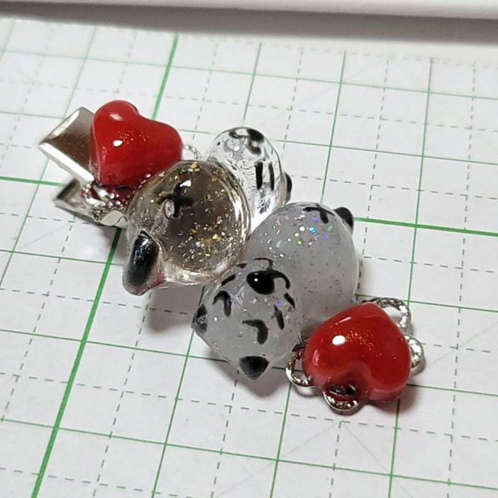 猫(訳あり)　レジン　ヘアクリップ　ハート