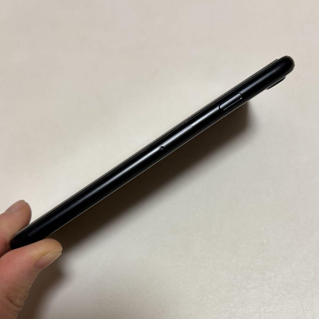【美品】iPhone SE 第二世代　64GB SIMフリー　ブラック