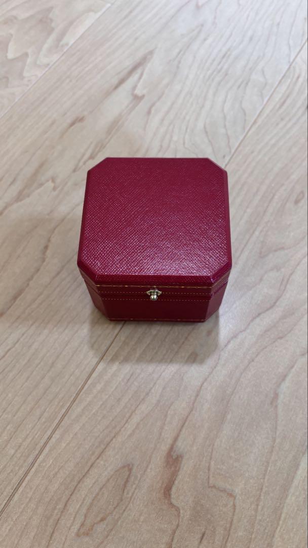 Cartier 赤 レザー 円筒型ケース Cartier 赤 レザー リングケース - メルカリ
