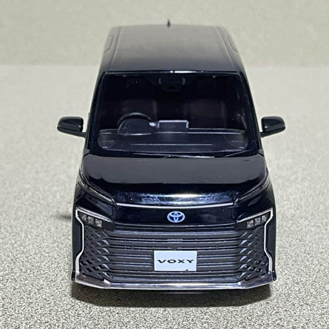トヨタ　ヴォクシー1/30 カラーサンプル　ミニカー　ブラック