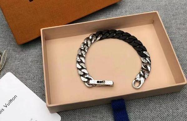 超美品！！！ L V チェーンブレスレット シルバー/ブラック