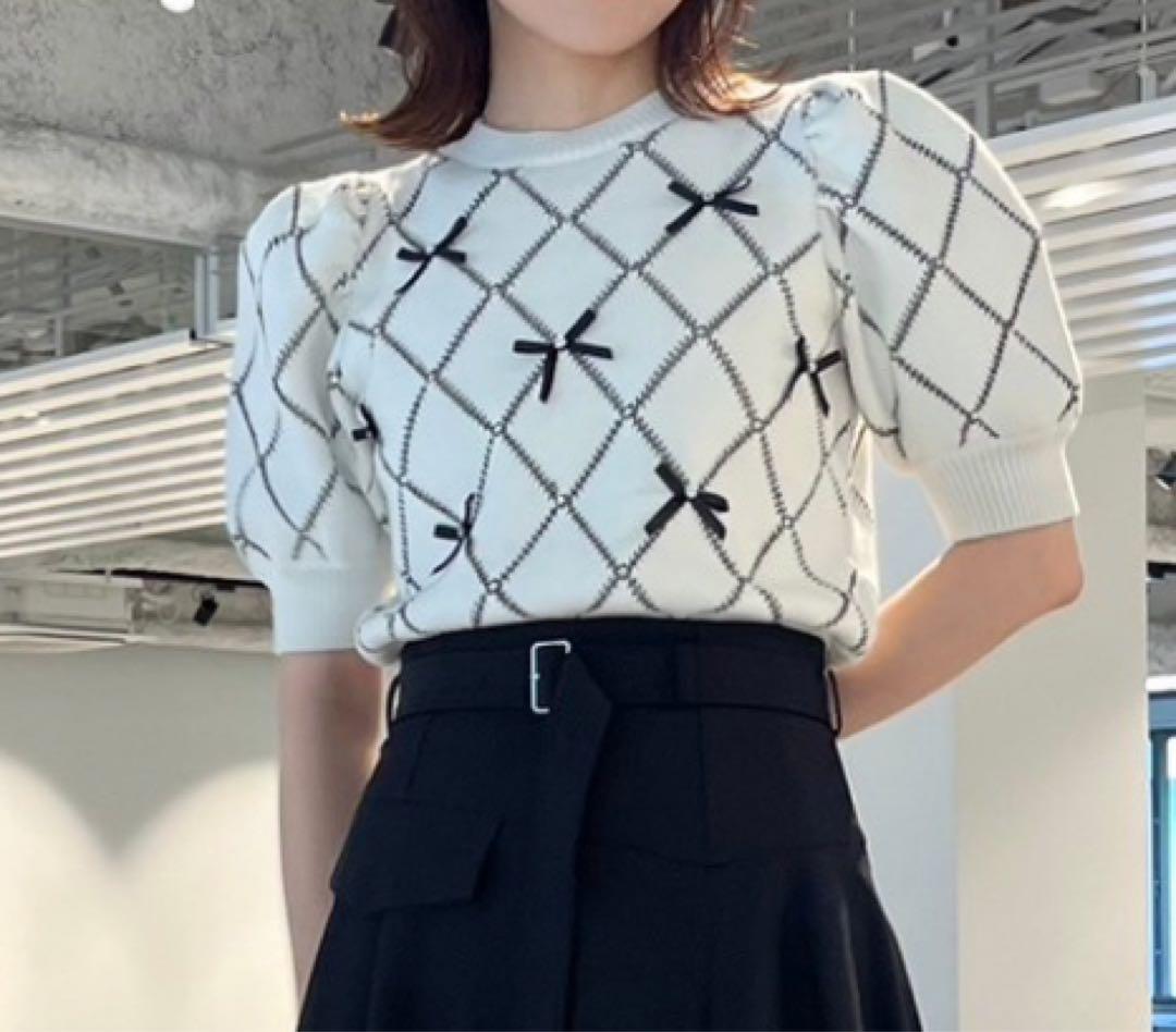 LILY BROWN ビジューリボンニットトップス