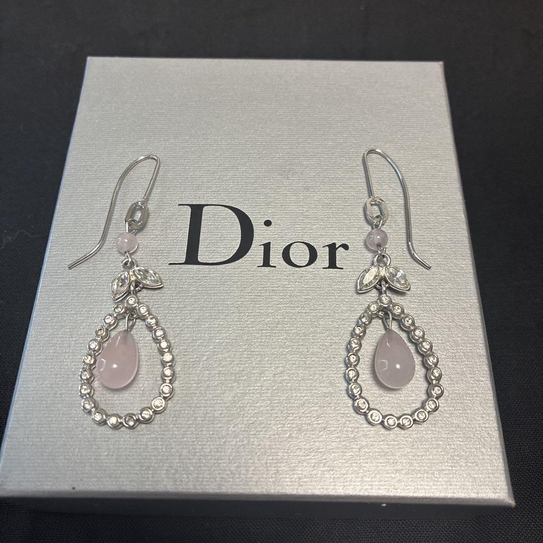 エレガント ティアドロップ型 ピアス Dior - メルカリ