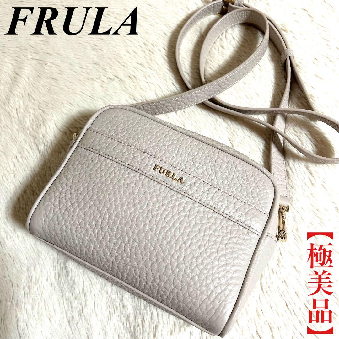極美品 フルラ アヴリル ショルダーバッグ カメラバッグ