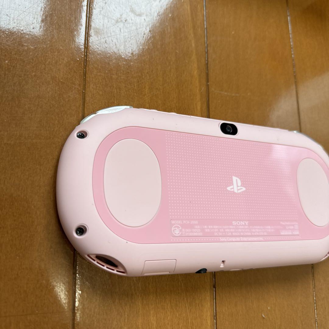 ㊲PS VITA 本体 PCH-2000 ブラック 黒