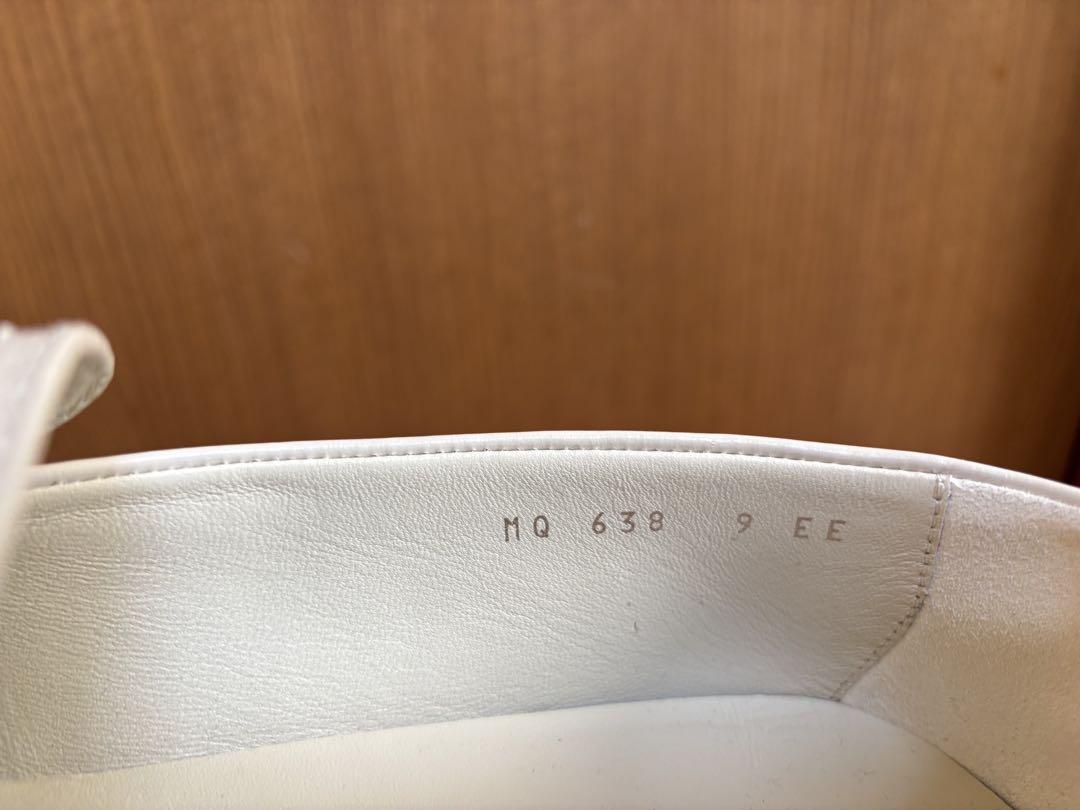【新品未使用】FERRAGAMO ホワイトレザー ローファー、モカシン