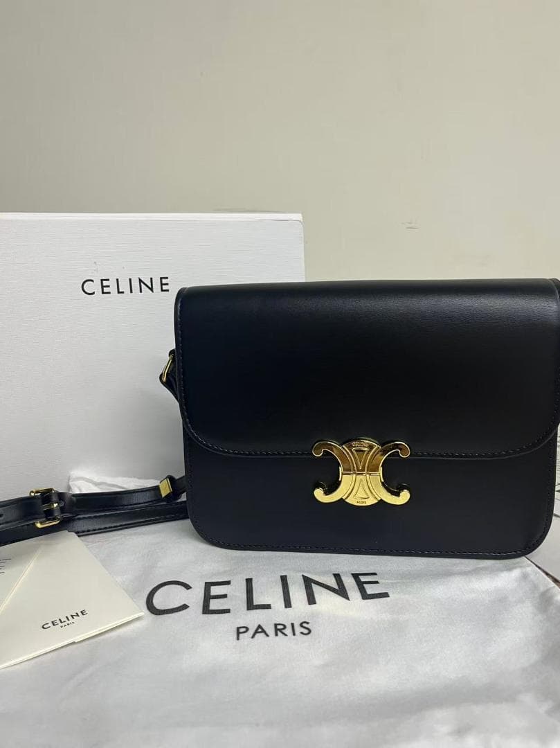 CELINE ブラックレザーショルダーバッグ