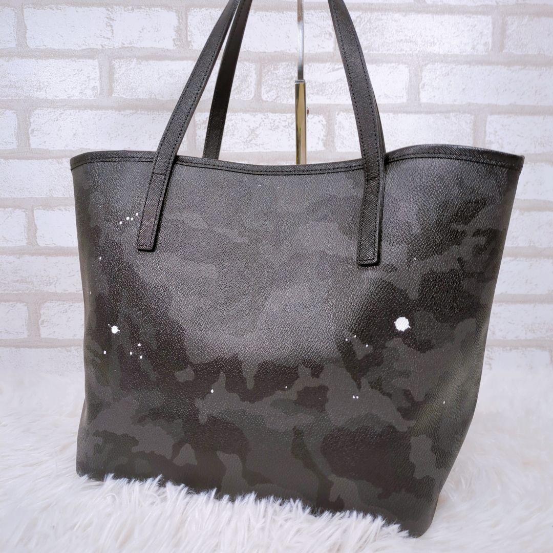 PRADA キーホルダー 黒 サフィアーノ ホテルマン ドアマン PRADA キーホルダー 黒 サフィアーノ ホテルマン ドアマン