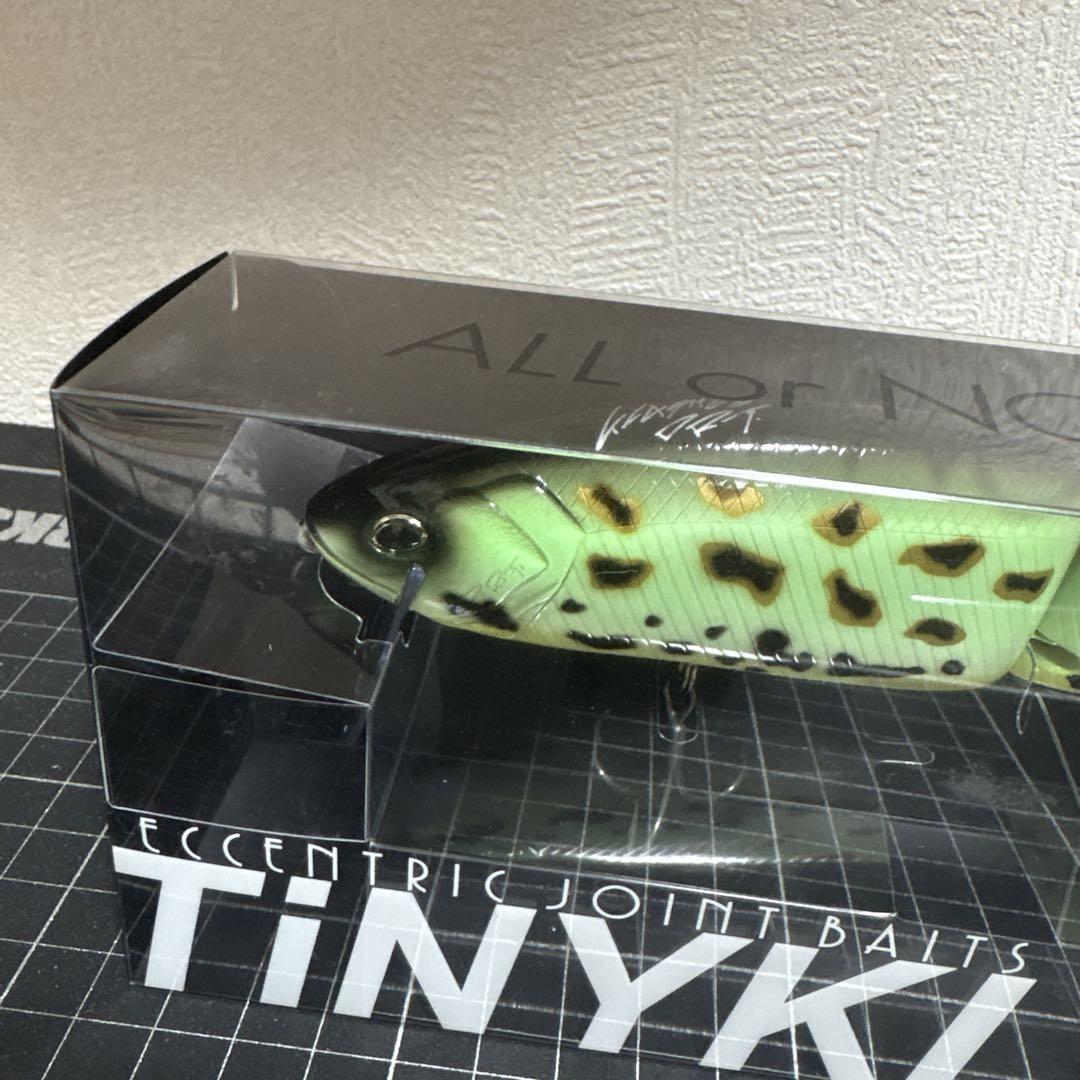 タイニークラッシュ　DRT LMタイガートリック