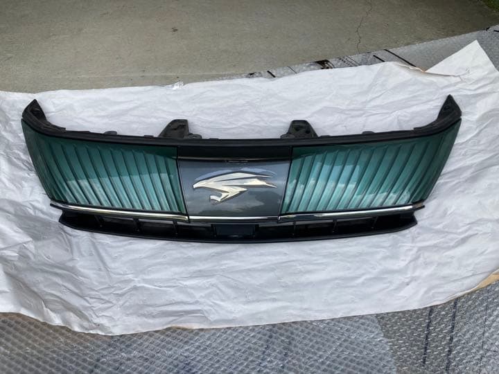 送料関税無料】 ハリアー60 フロントグリル エンブレム 外装、エアロ