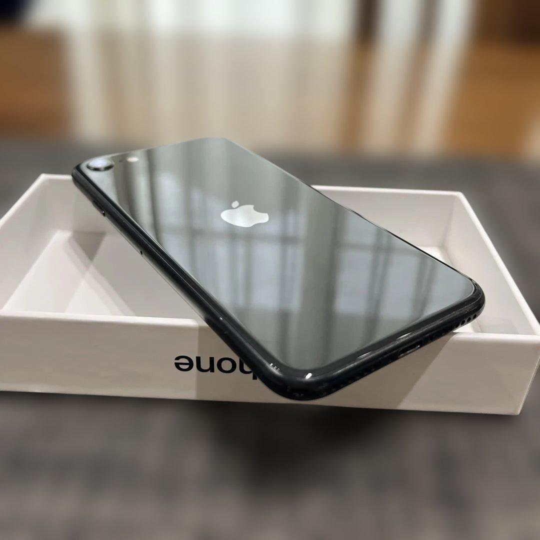 のん　iPhone SE 第二世代　ブラック　SIMフリー　64GB