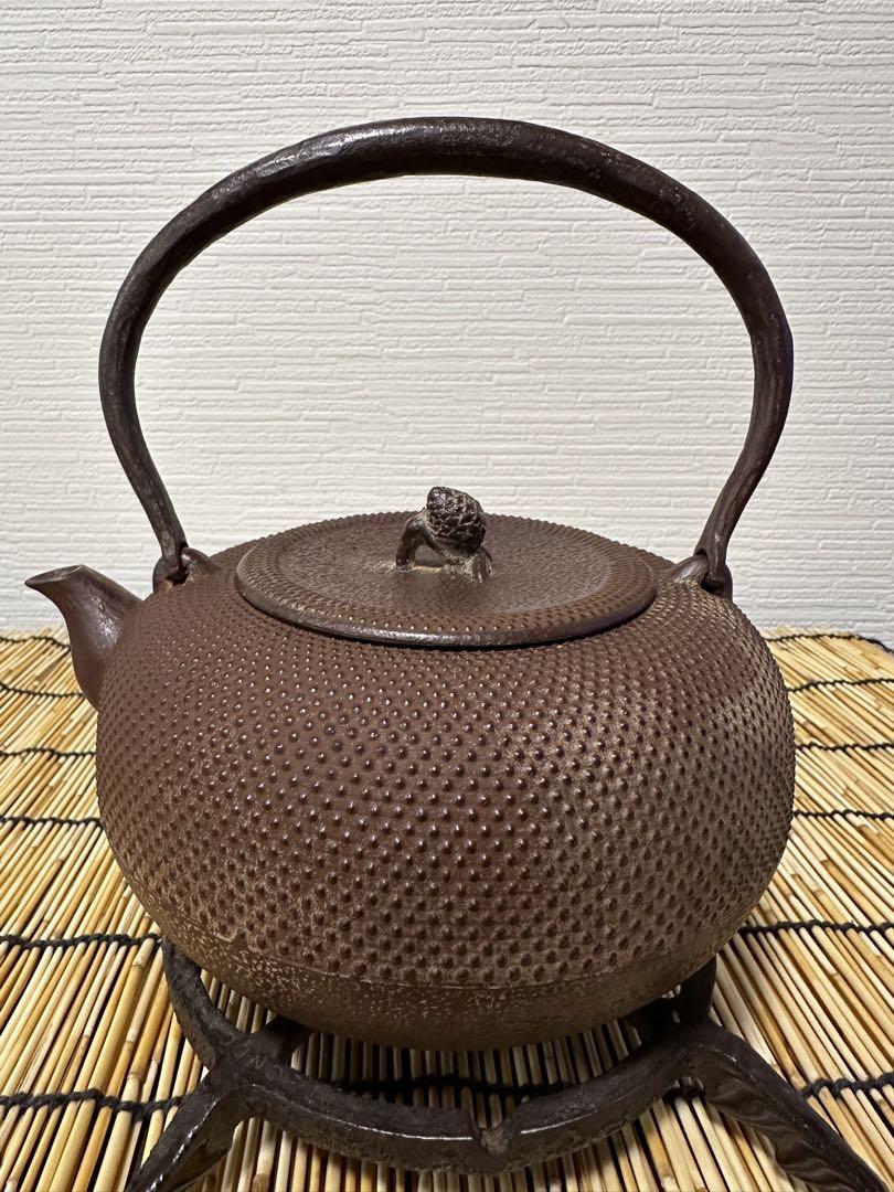 未使用品　南部釜師造１２型アラレ　鉄瓶　南部鉄瓶　南部鉄器　鉄瓶