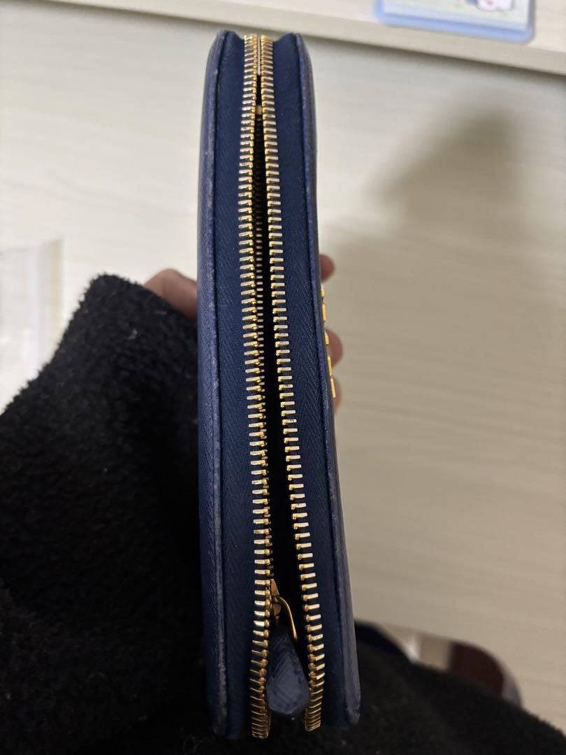 PRADA 長財布 ラウンドファスナー