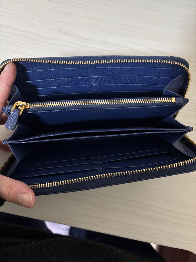 PRADA 長財布 ラウンドファスナー