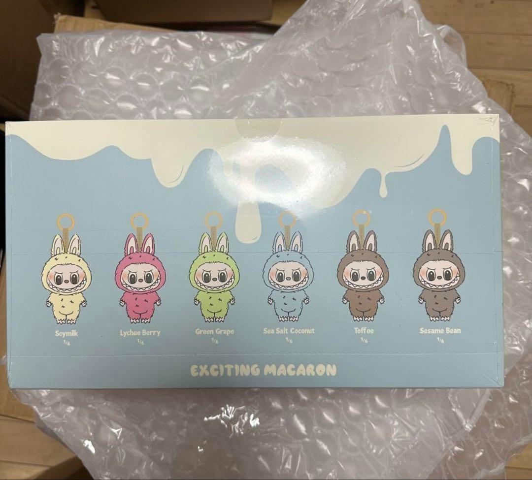 Popmart THE MONSTERS Macaron ぬいぐるみLabubu