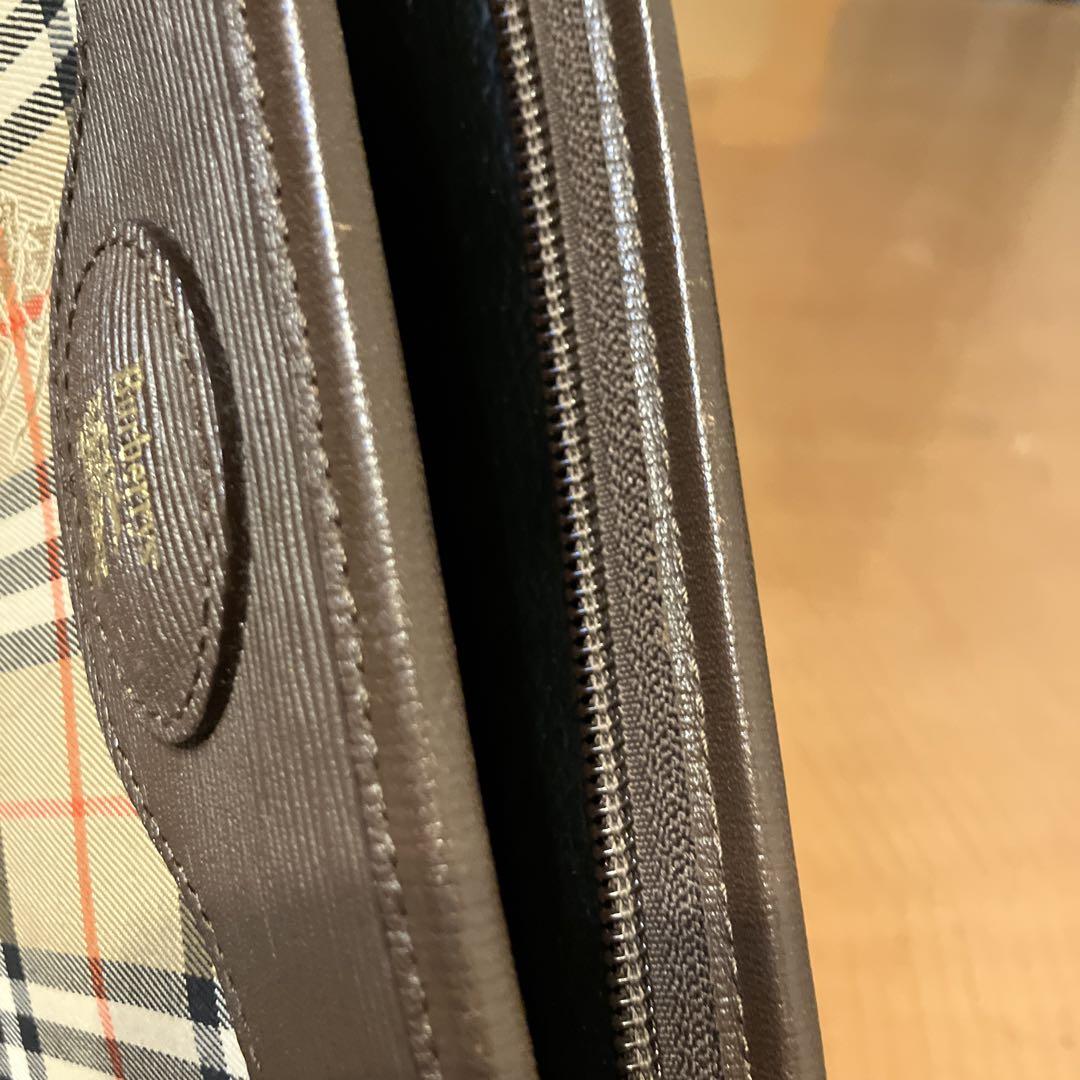 バーバリー　Burberrysポーチ