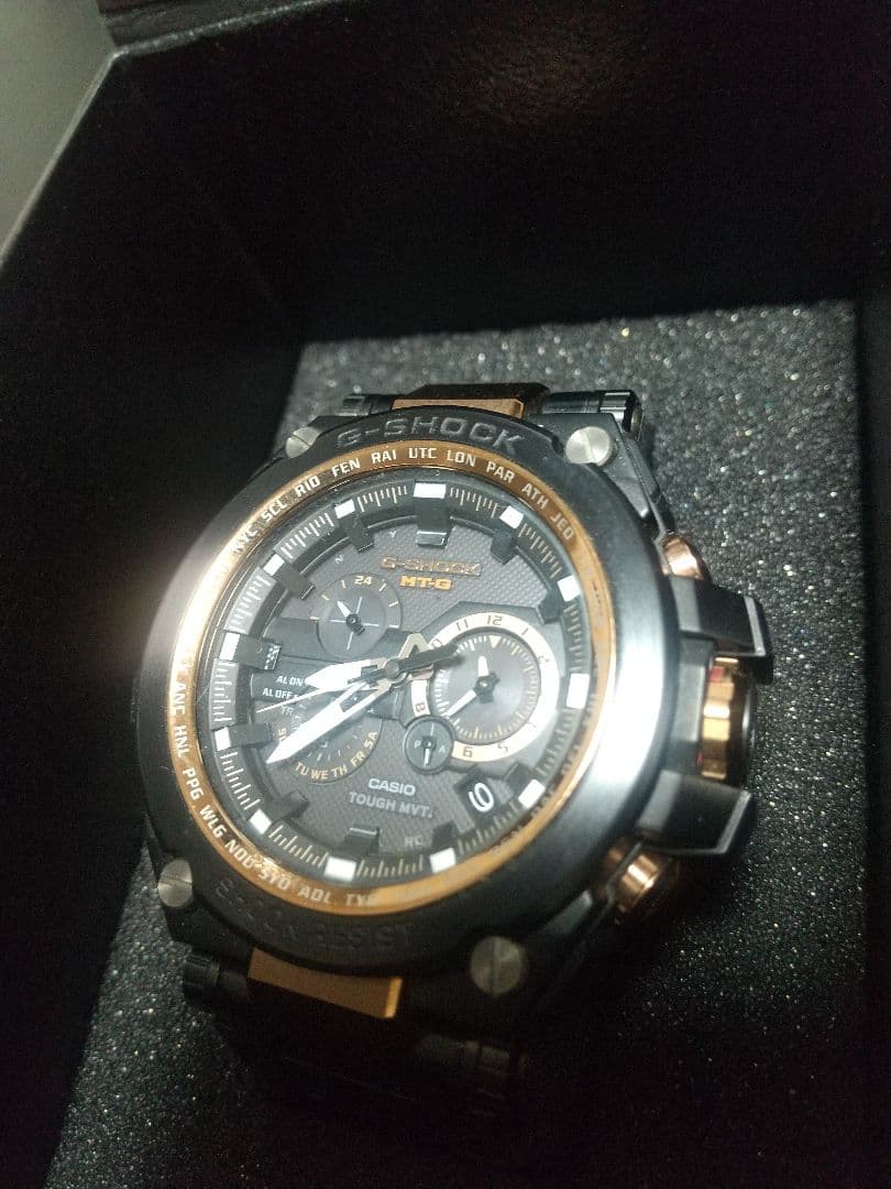 希少 G-shock MTG-S1000BD ブラック/オレンジ 希少 G-shock MTG-S1000BD ブラック/オレンジ