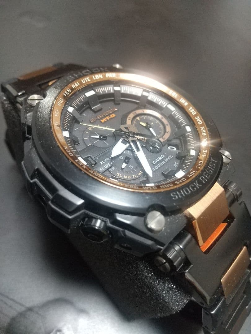 希少 G-shock MTG-S1000BD ブラック/オレンジ 希少 G-shock MTG-S1000BD ブラック/オレンジ