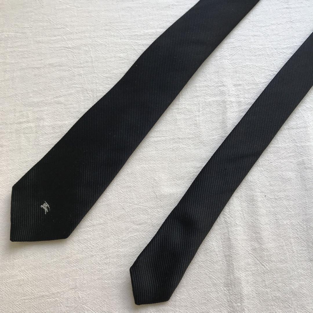 美品 バーバリー ネクタイ ハイブランド ソリッドタイ 無地 総柄 ホースロゴ 美品】バーバリー ネクタイ 黒 無地 ホースロゴ ソリッドタイ 絹