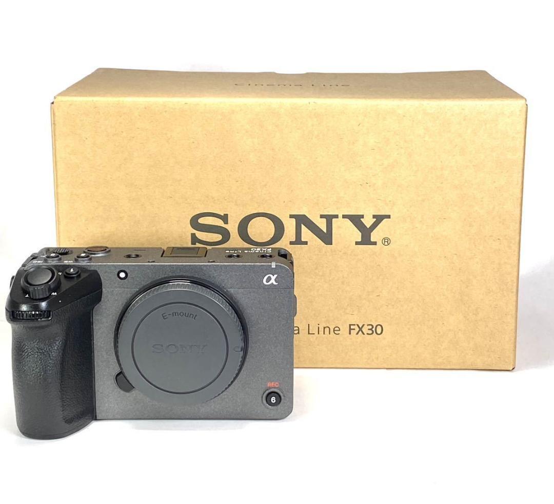 ショット数1285 ほぼ新品 Nikon Zfc シルバー｜Yahoo!フリマ（旧