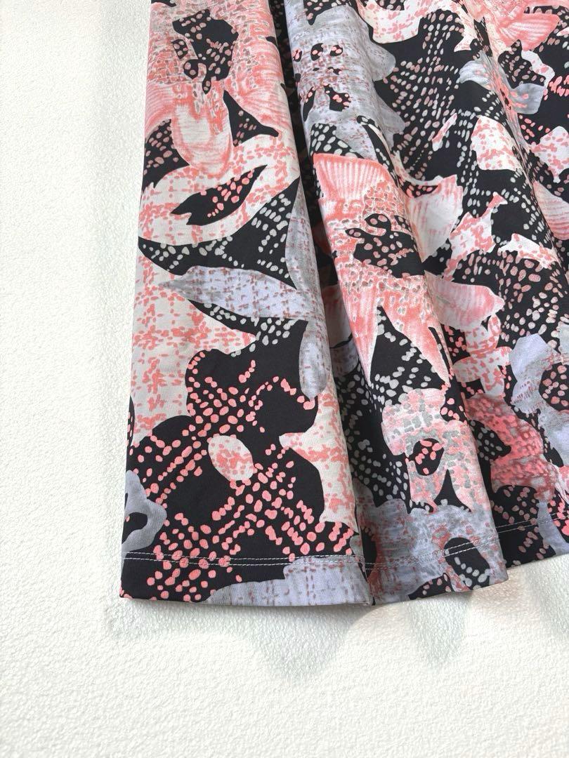 ヒロコビス　春夏　さらさら艶ジャージ素材　花模様　気軽に着れるワンピース