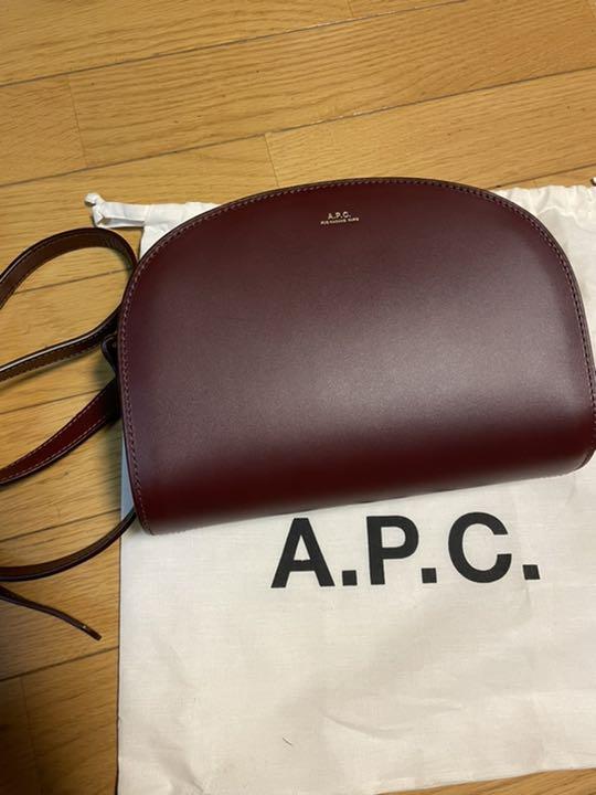 新品同様A.P.C ハーフムーンショルダーバッグ | www.computation.ca