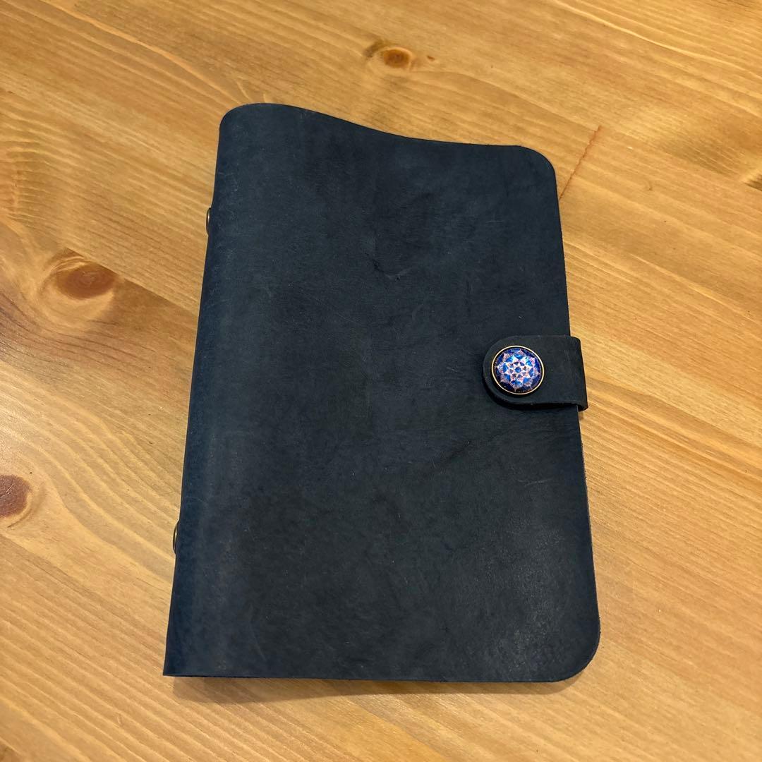 革　手帳バインダー