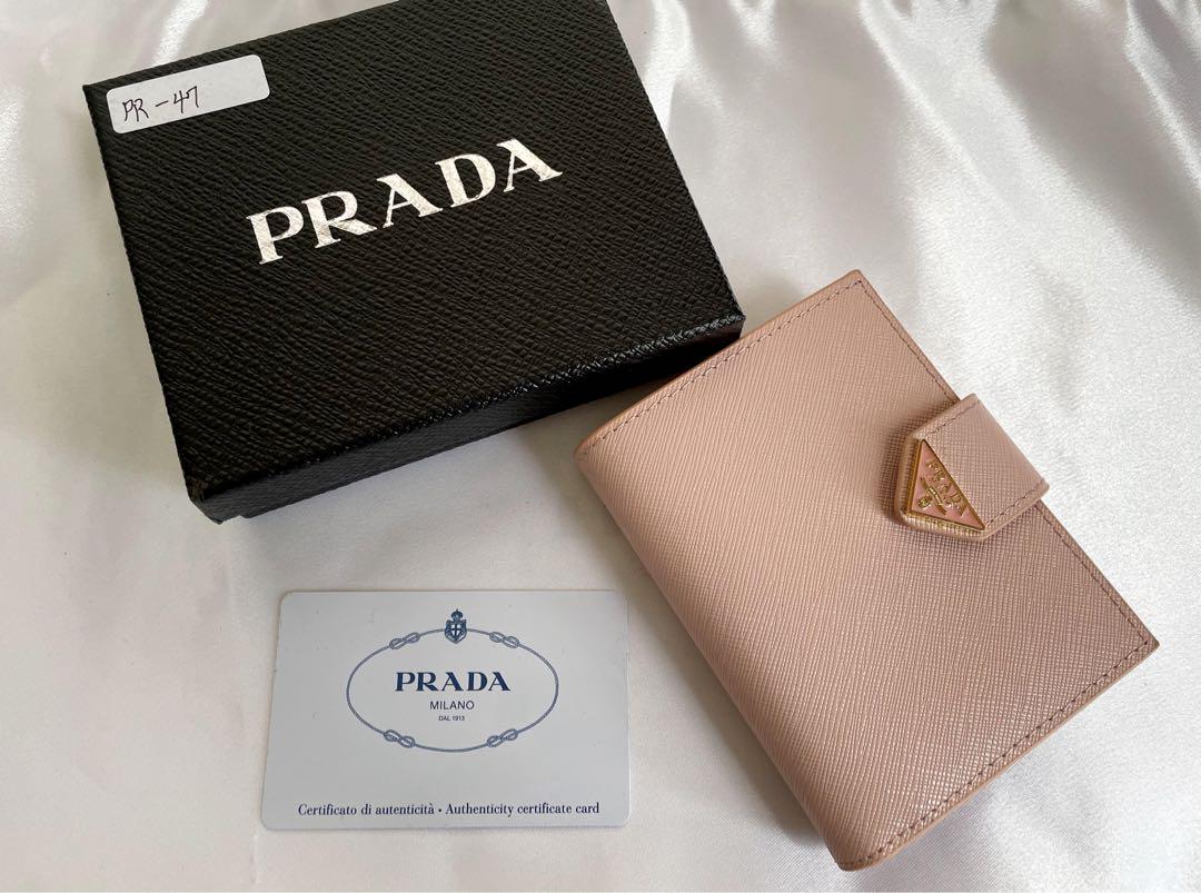 PRADAプラダ二つ折り財布 未使用-