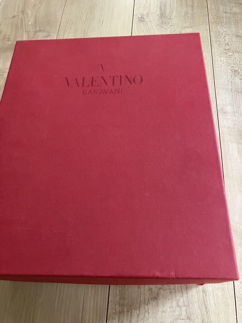 VALENTINO スタッズ付きサンダル ベージュ