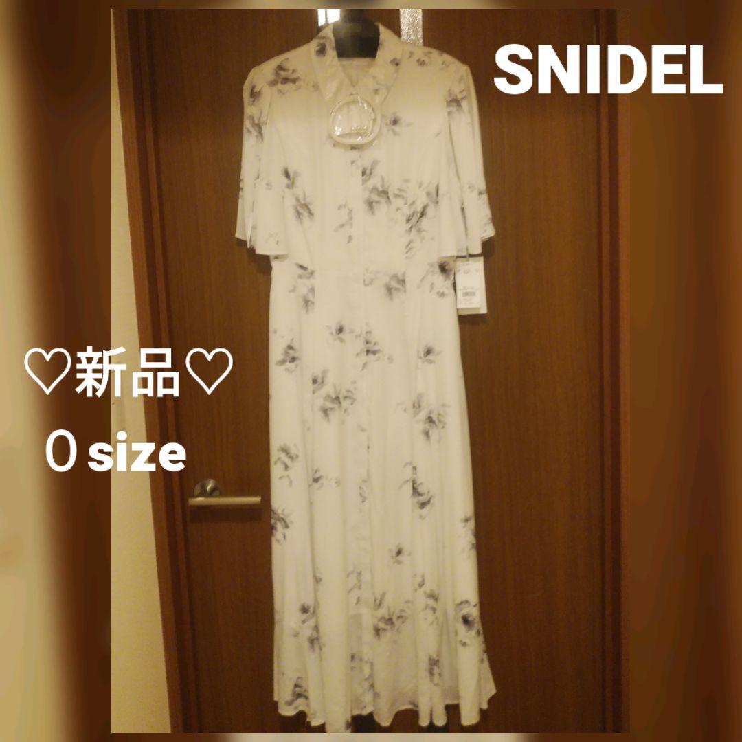 SNIDELスリットスリーブフレアワンピース（FLOWER）♡新品♡