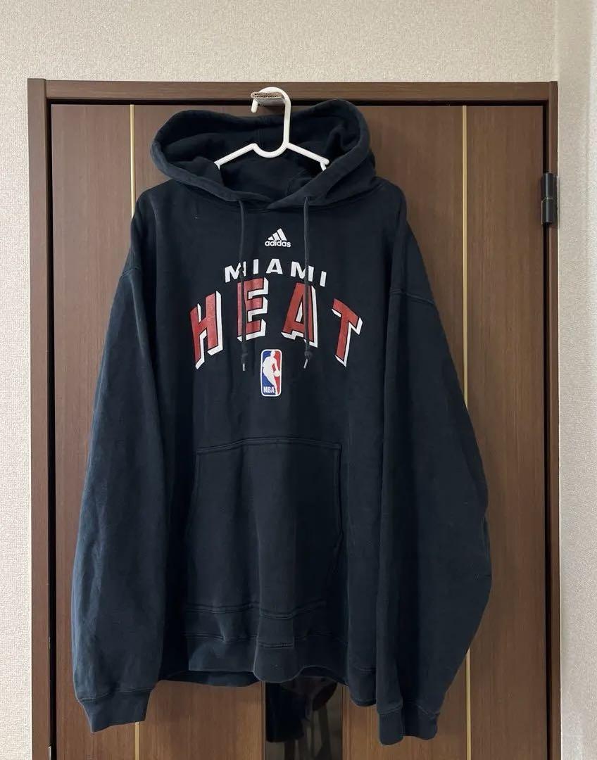 adidass社製　NBA MIAMI HEAT パーカー　バスケ