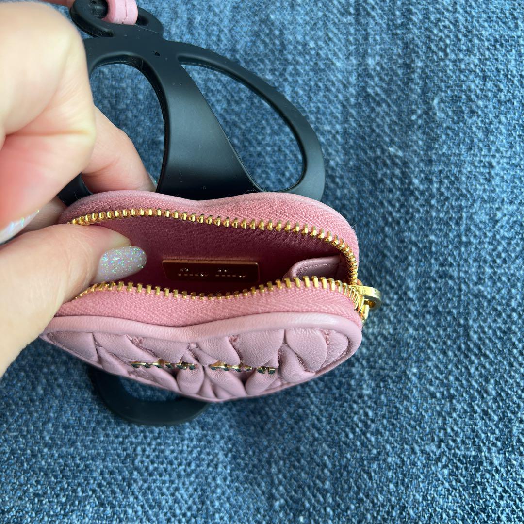 定番好評 MIUMIU マトラッセナッパレザースマートフォンケース QvIJq-m38498909020 最新作豊富な