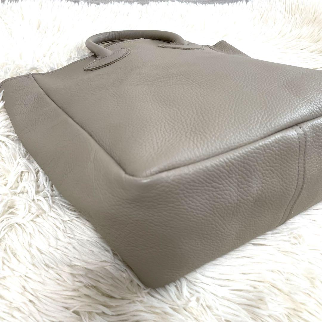 【美品】ヤングアンドオルセン　グレー　ハンドバッグ　Mサイズ　A4対応