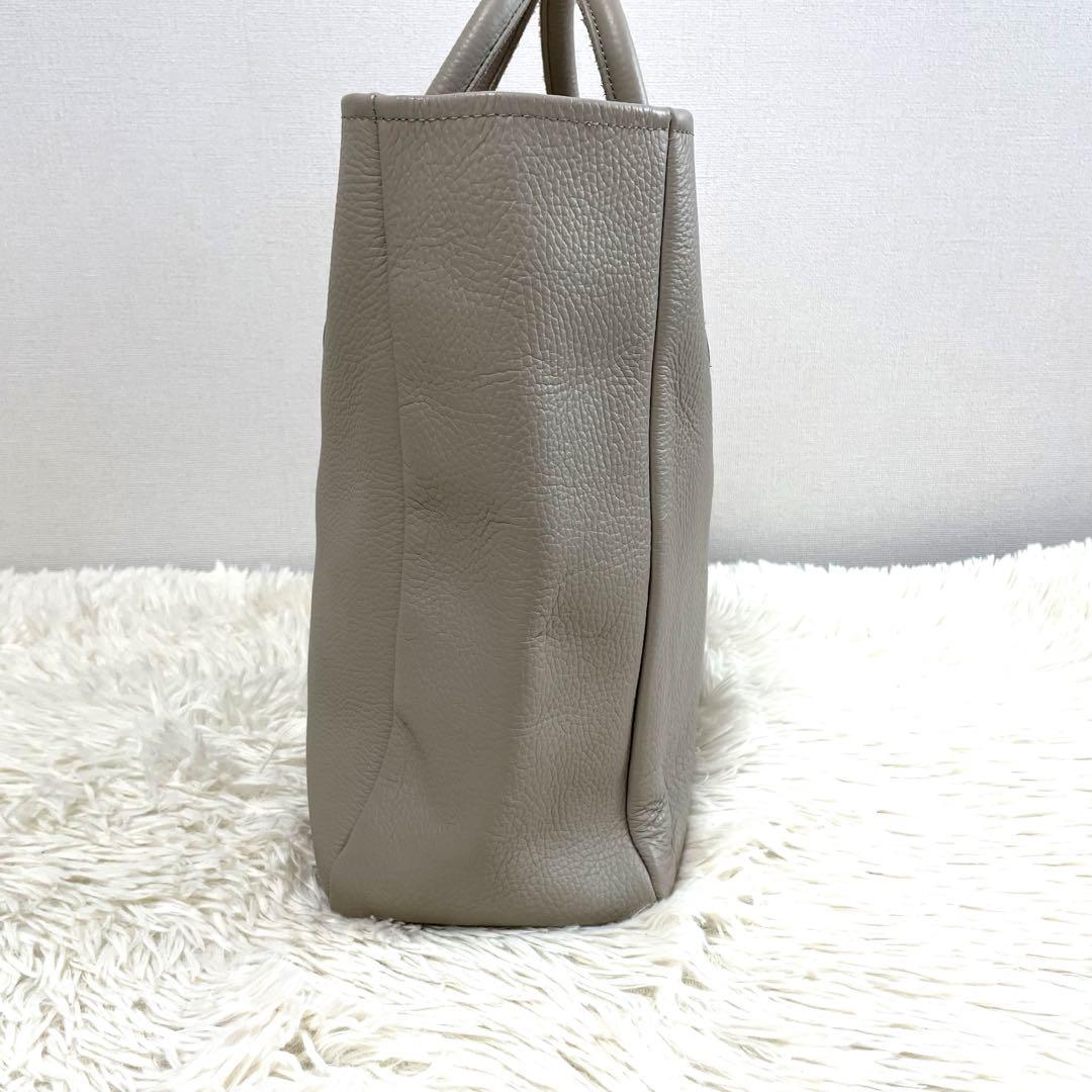 【美品】ヤングアンドオルセン　グレー　ハンドバッグ　Mサイズ　A4対応
