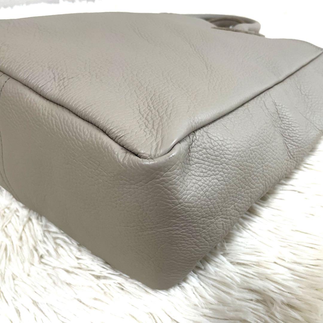 【美品】ヤングアンドオルセン　グレー　ハンドバッグ　Mサイズ　A4対応