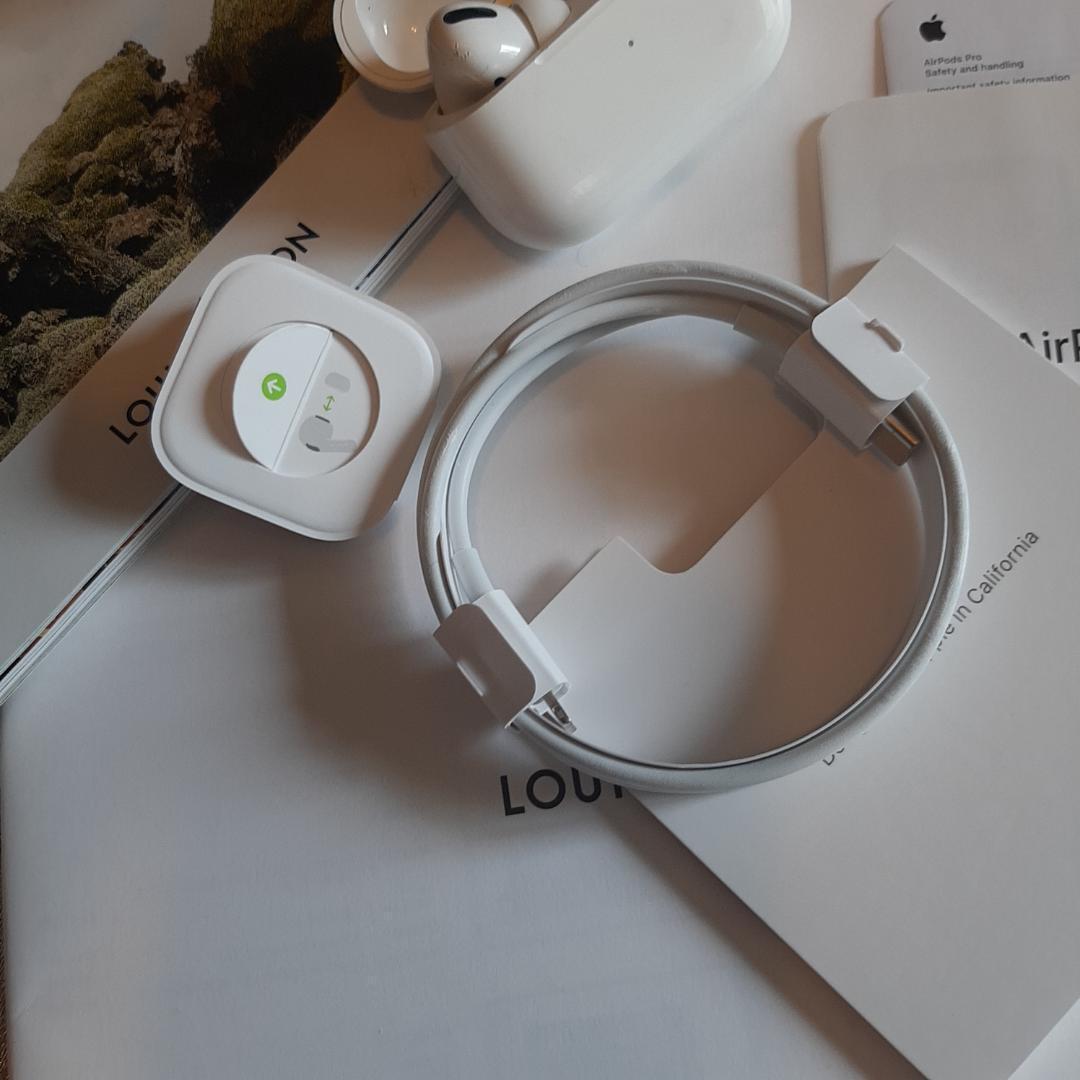 Apple AirPods Pro ♡ エアポッズ プロ ♡ 第1世代 アップル Apple AirPods Pro ♡ エアポッズ プロ ♡ 第1世代 アップル