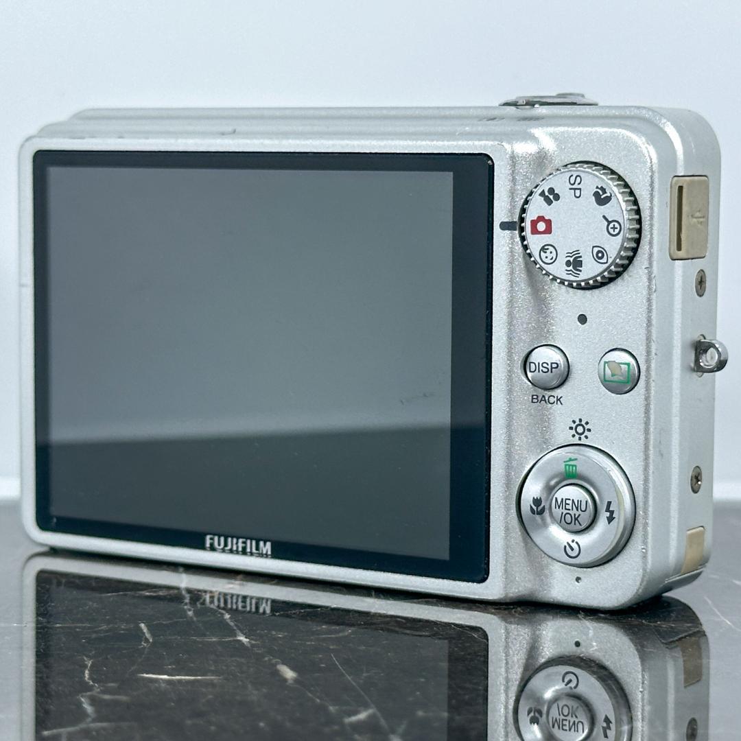 FUJIFILM FINEPIX J150w コンパクトデジタルカメラ②