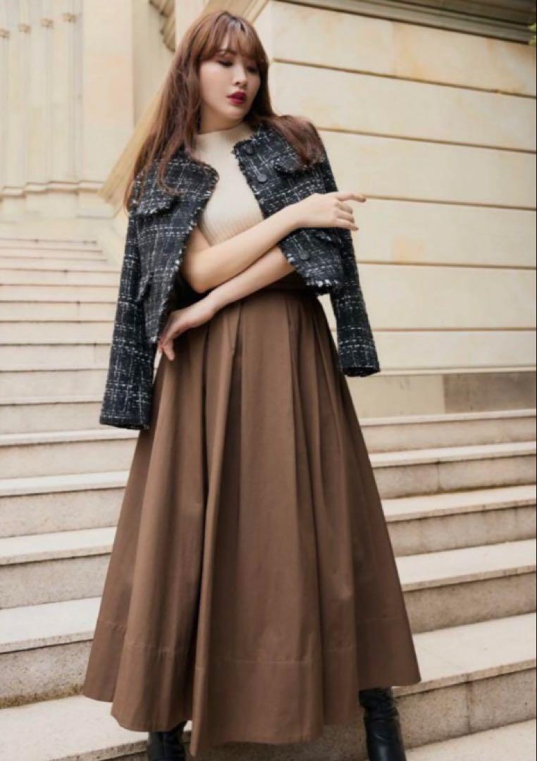 レビューの多い高評価商品特集！ 新品】Herlipto Saint-Michel Skirt Volume スカート