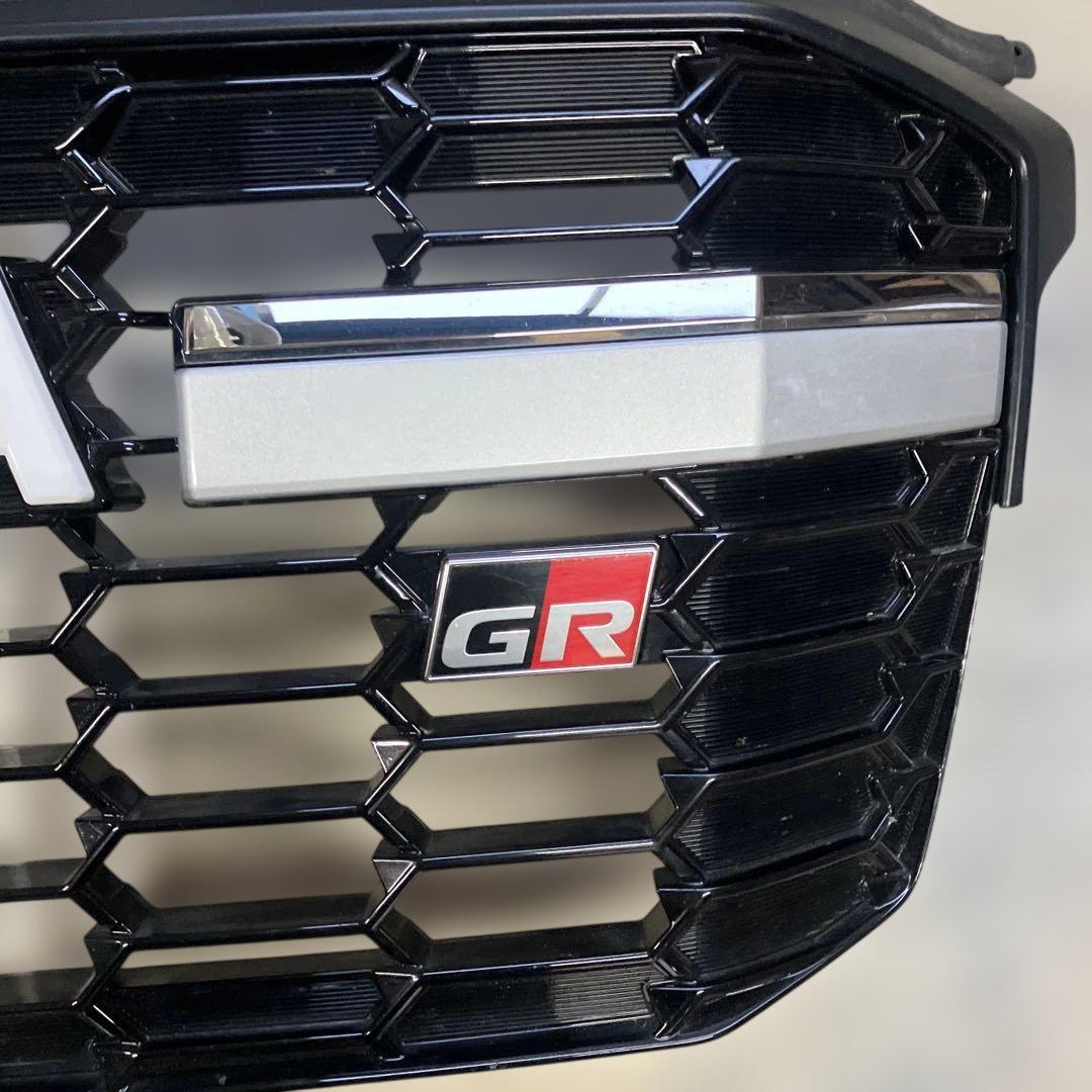 は*げ様 ランクル300 純正フロントグリル　GRグリル