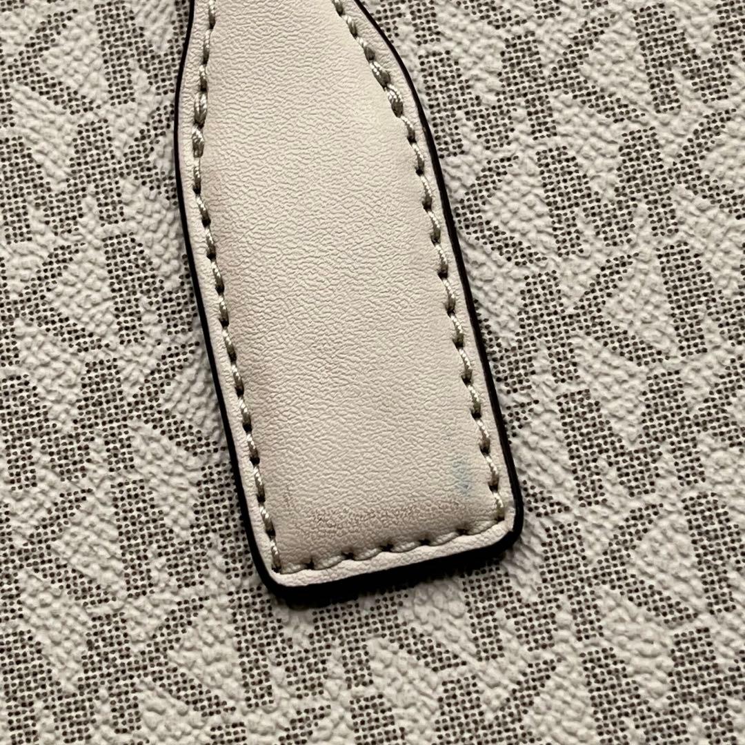 ✨美品✨【マイケルコース】トートバッグ A4サイズ収納可能 ベージュ MK柄 ✨美品✨【マイケルコース】トートバッグ A4サイズ収納可能 ベージュ MK柄