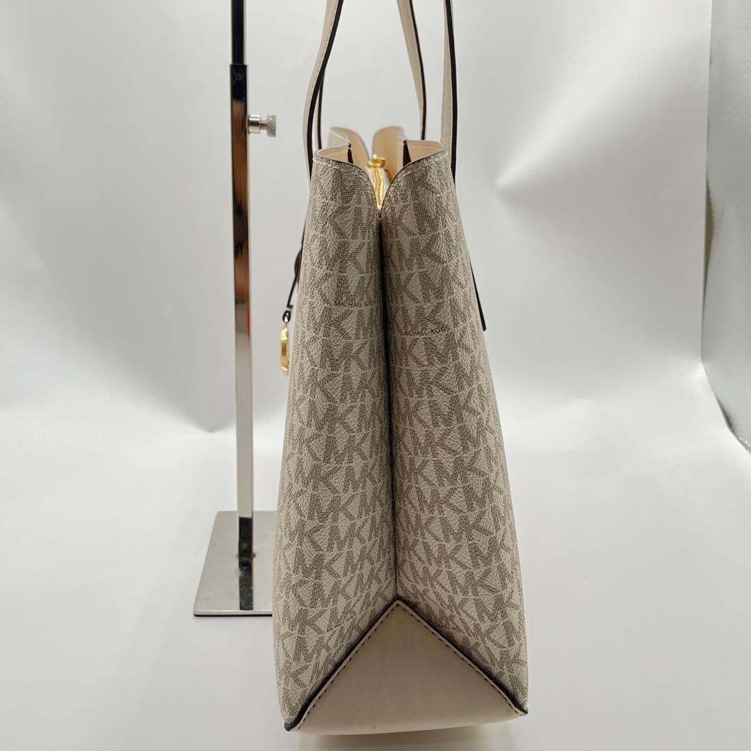 ✨美品✨【マイケルコース】トートバッグ A4サイズ収納可能 ベージュ MK柄 ✨美品✨【マイケルコース】トートバッグ A4サイズ収納可能 ベージュ MK柄