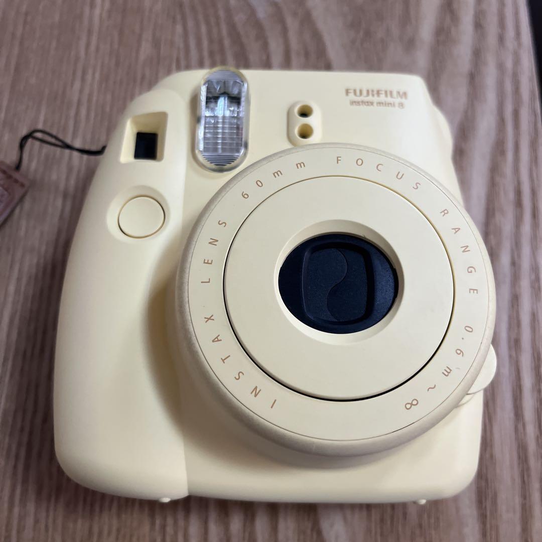 チェキ　Fujifilm Instax Mini 8イエロー フィルムカメラ
