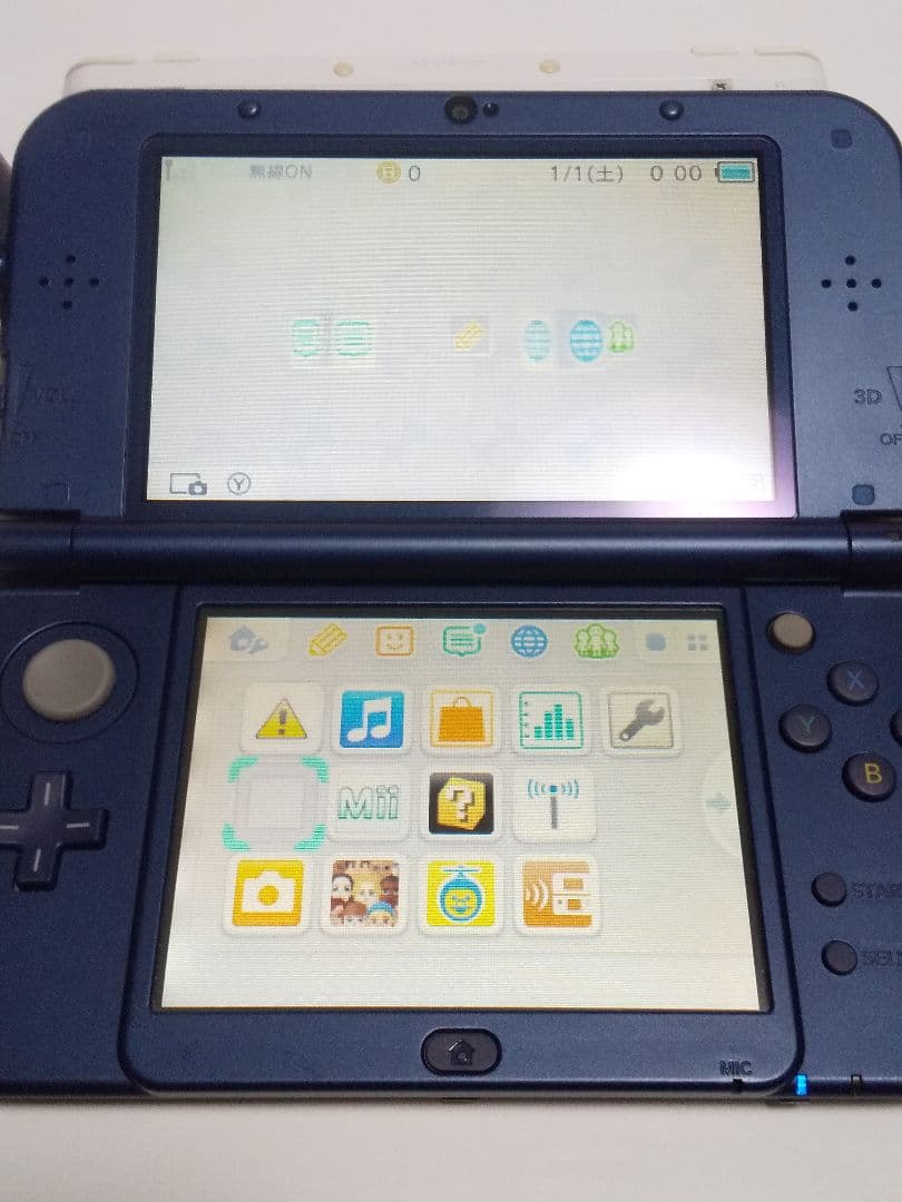 Newニンテンドー3DSLL２つ傷や汚れあり
