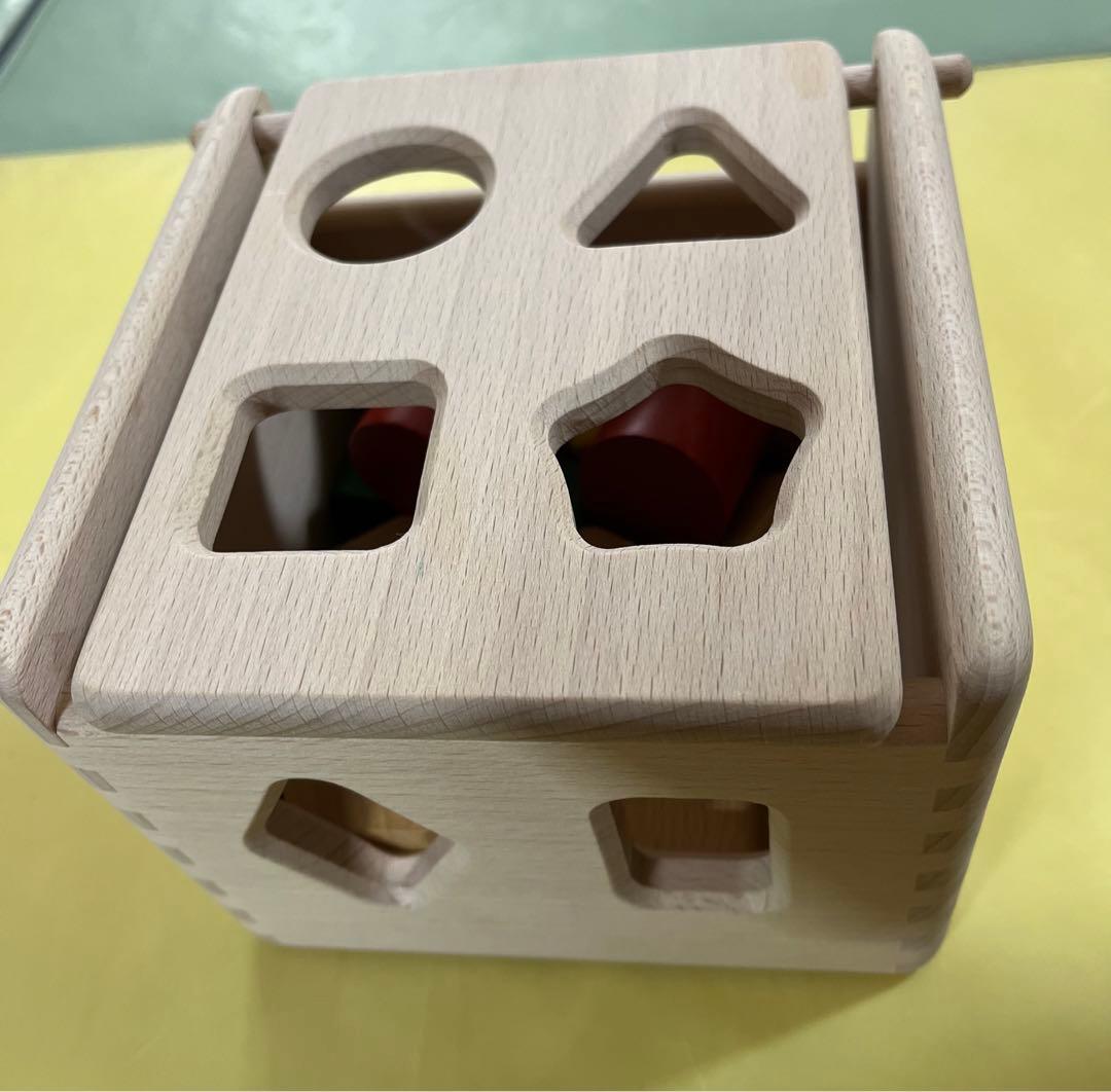 知育玩具　木のパズルボックス