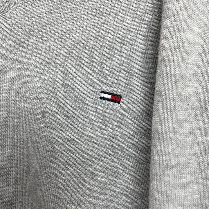 924円 ●日本正規品● ニット Vネックセーター ワンポイントロゴ 刺繍 924円 ●日本正規品● ニット Vネックセーター ワンポイントロゴ 刺繍
