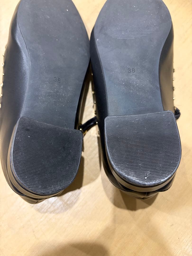 リュタン ビジュースタッズクロスベルトフラットシューズ CWGS251513