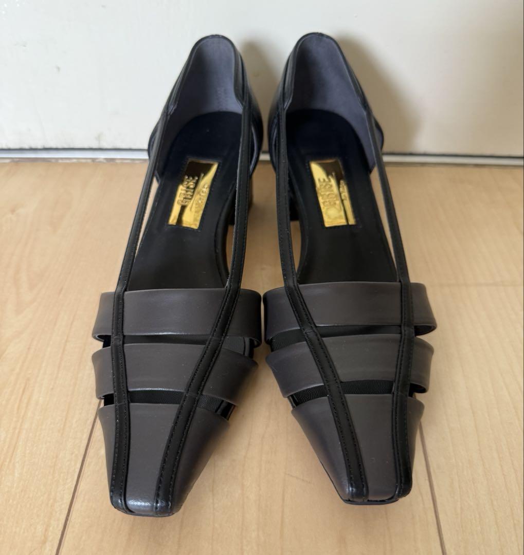 GRISE 4cmナロースクエアカットセパレートパンプス