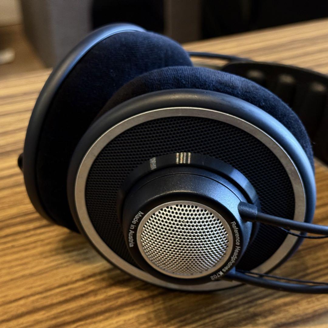 ✟ AKG